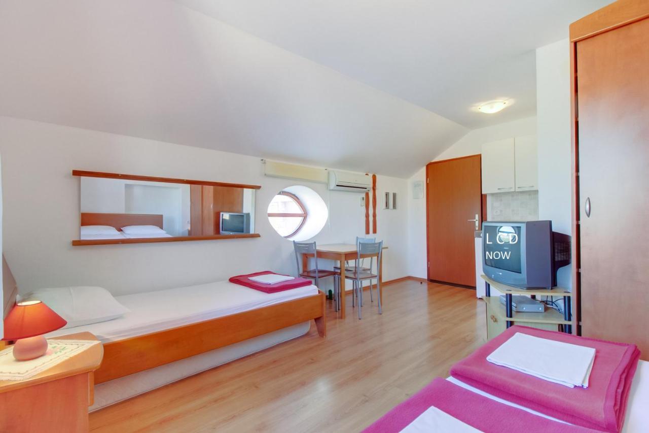 Apartments Rosa Mali Lošinj Zewnętrze zdjęcie